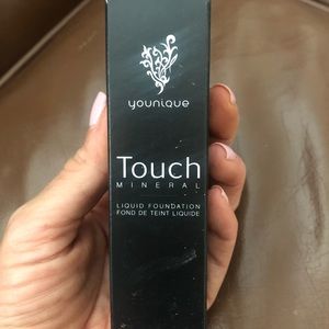 NWT Younique Liquid Foundation - Taffeta